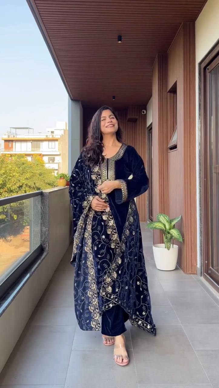 Blue Midnight Velvet Elegance Embroidered Kurta Set For Women